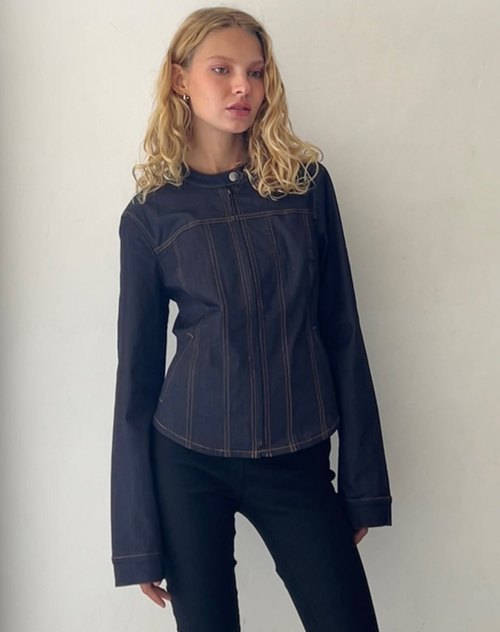 Asla Cropped Capri Trouser in Stretch Tailoring Black
